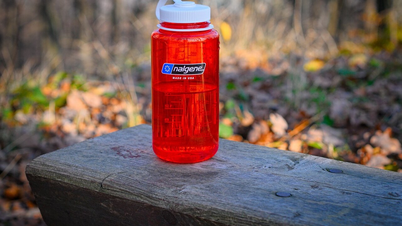 Copertina Recensione Nalgene Tritan Wide Mouth (2026): la borraccia indistruttibile da 1 litro