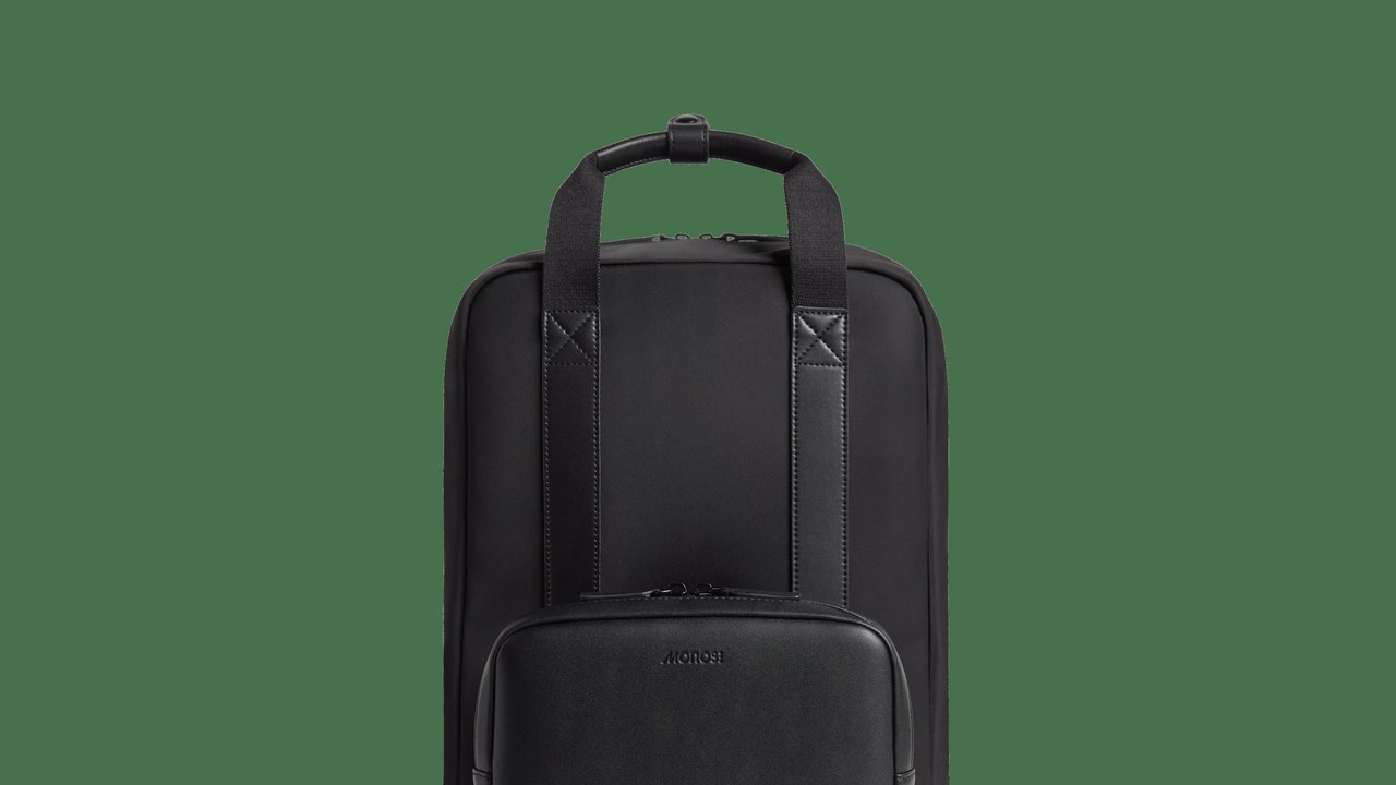 Copertina Recensione Monos Metro Backpack (2026): lo zaino minimalista per lavoro e voli