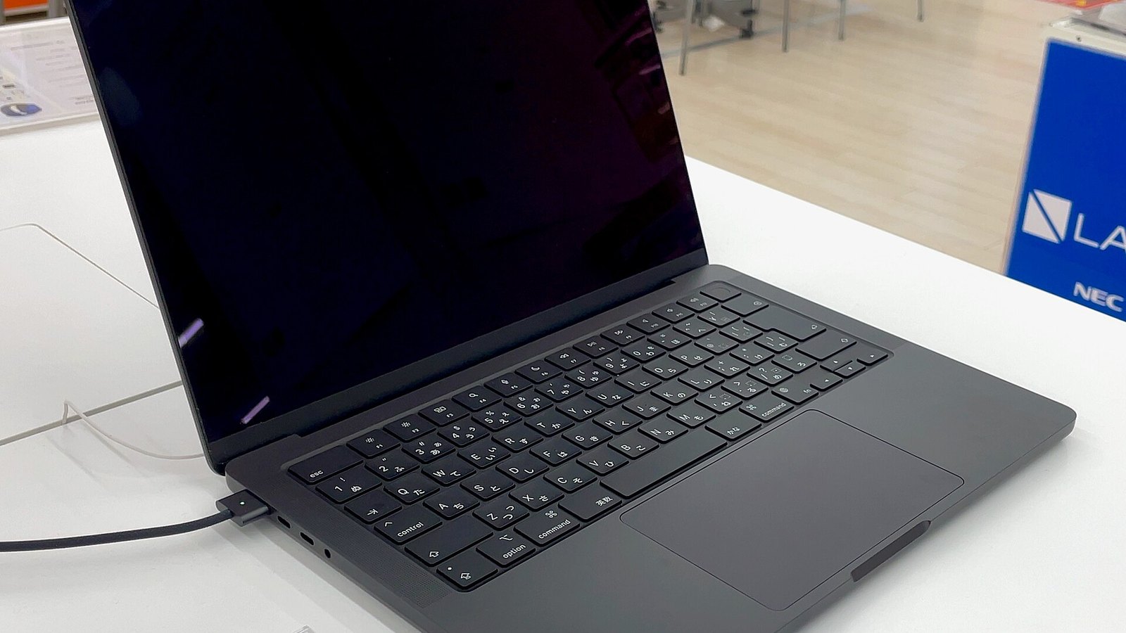 Copertina Recensione MacBook Pro 14 M4: il laptop che non ha più scuse